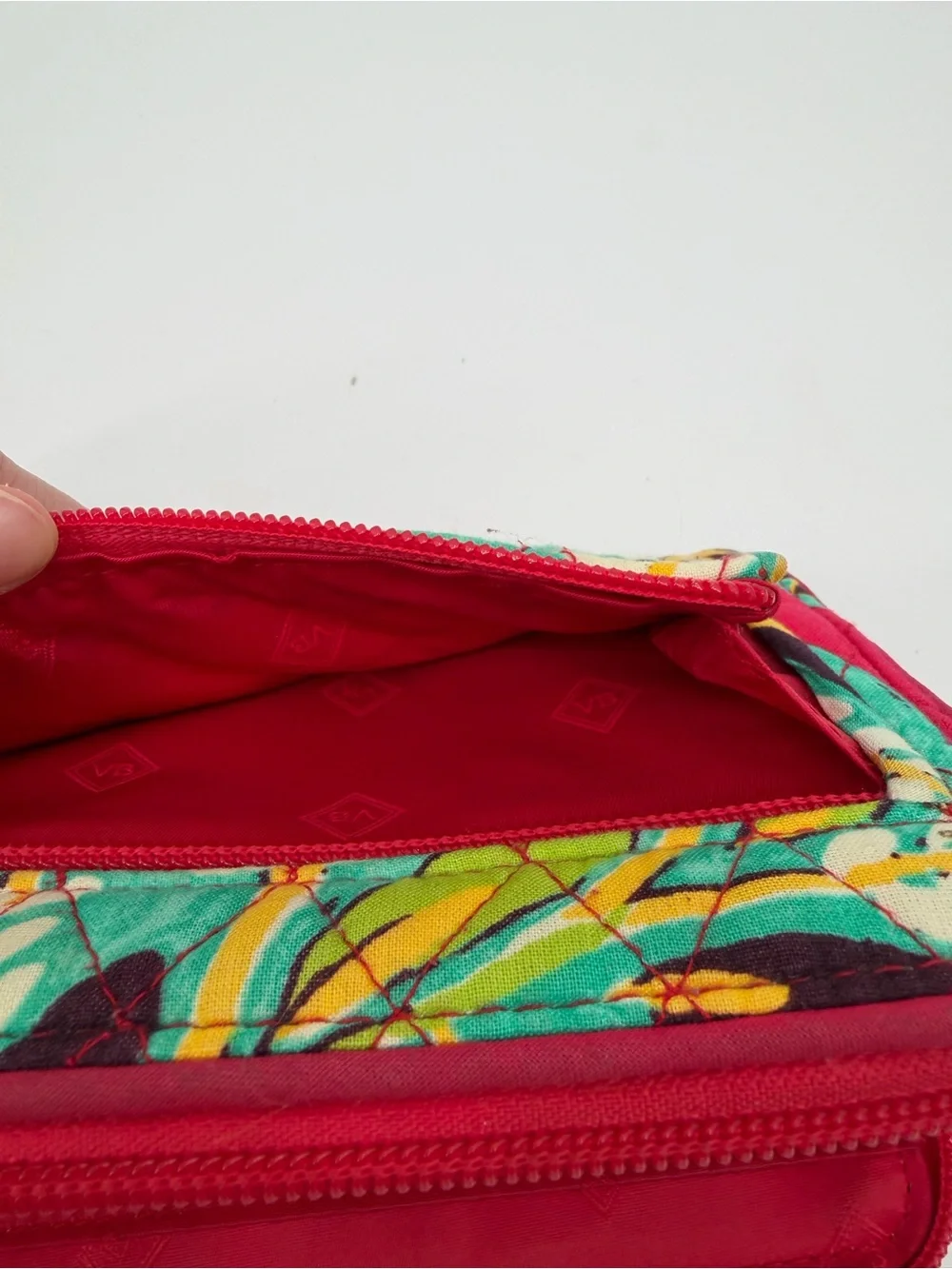 Vera Bradley Turnlock Zip Wallet Tropical Floral Red